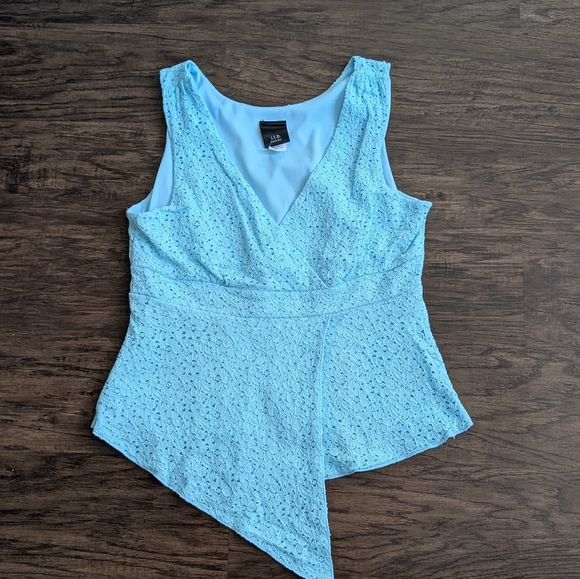 J.T.B. Vintage Y2K Blue floral eyelet top W/ asymmetrical hem & V-neckline Sz PL - Picture 2 of 8